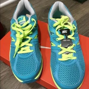 Women’s Nike Duel Fusion Lite Size 7.5